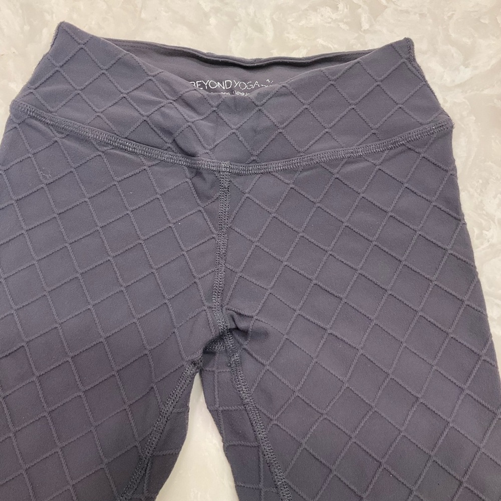 Beyong Yoga Spacedye High Waisted Cropped /  Pedal Pusher Legging, Blue, Sz S